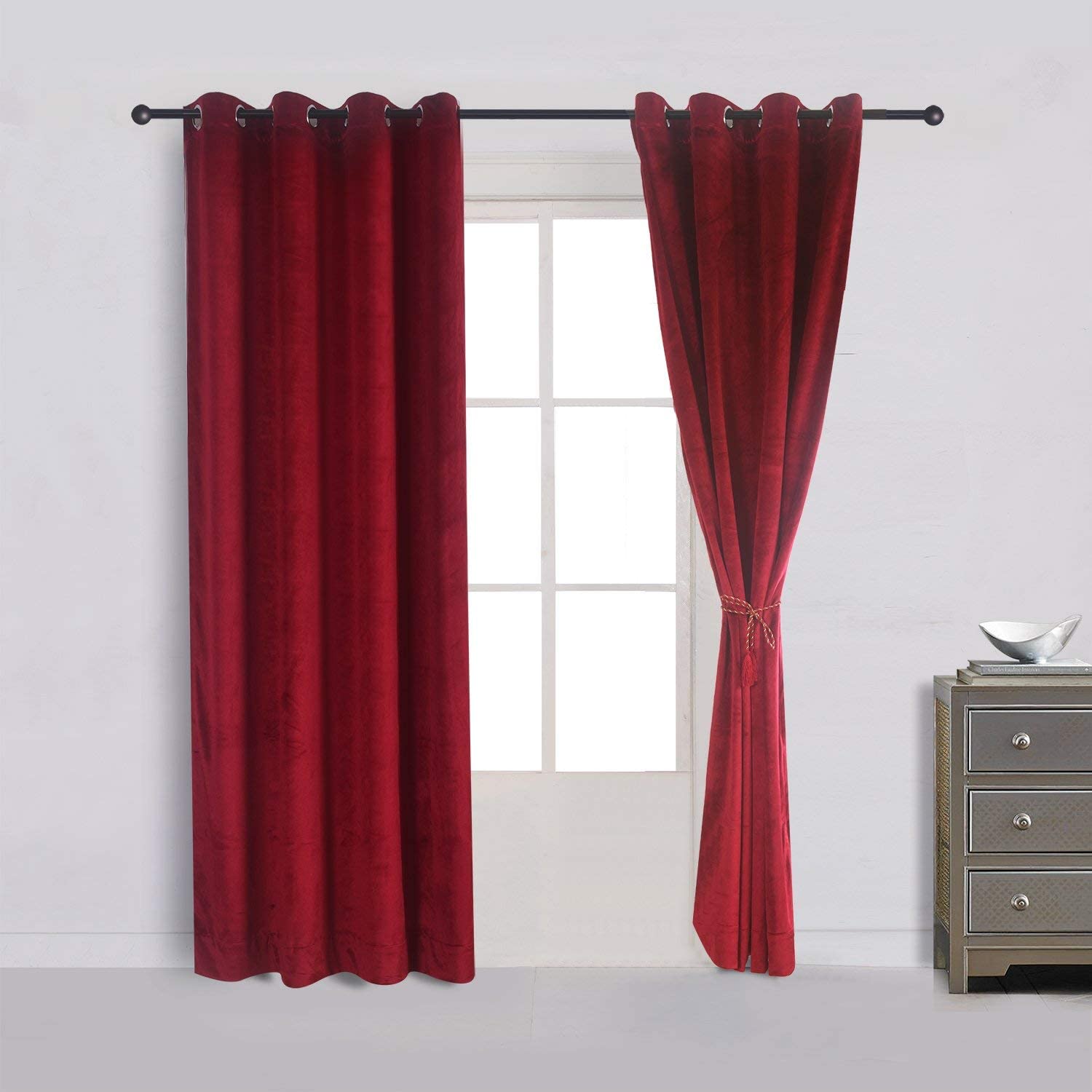 Rideaux occultants pour salon et chambre | Ambiance feutrée avec draperies rouges