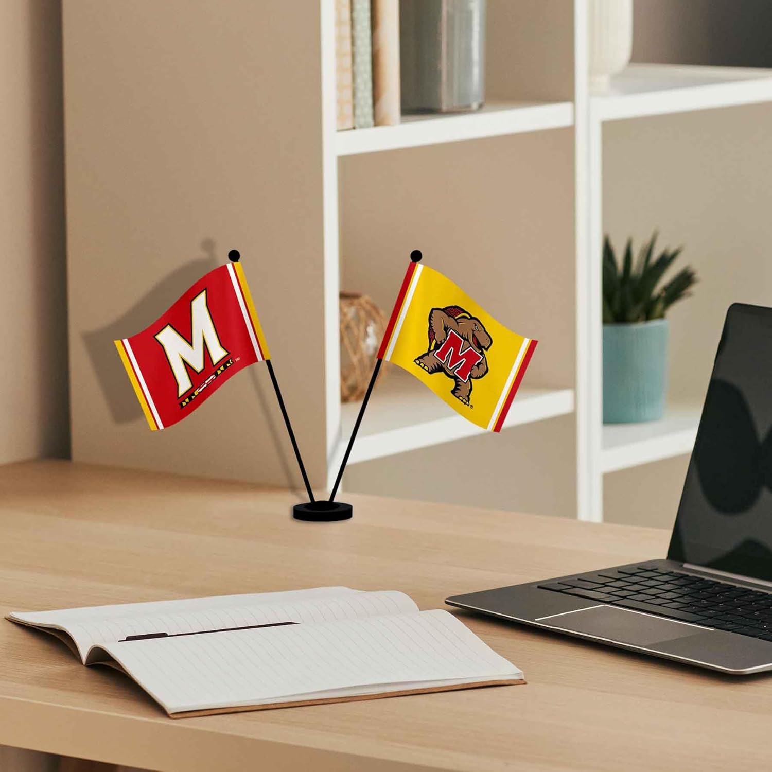 WinCraft Maryland Terrapins Desk and Table Top Flags - Image 2