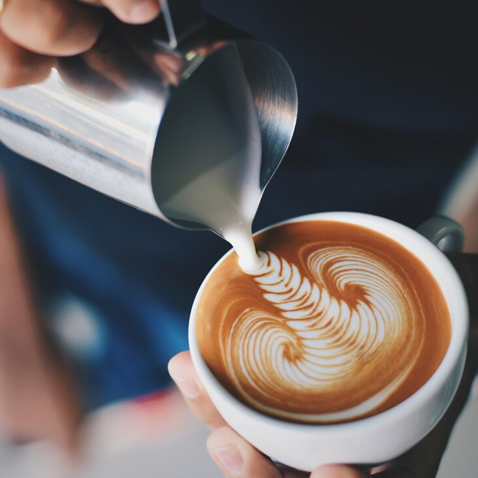 Dzbanek na mleko ze stali nierdzewnej 304, dzbanek do spieniania 350 ml, długopis Latte Art, kubek do spieniania mleka ze znacznikami pomiarowymi, nadaje się do cappuccino i espresso