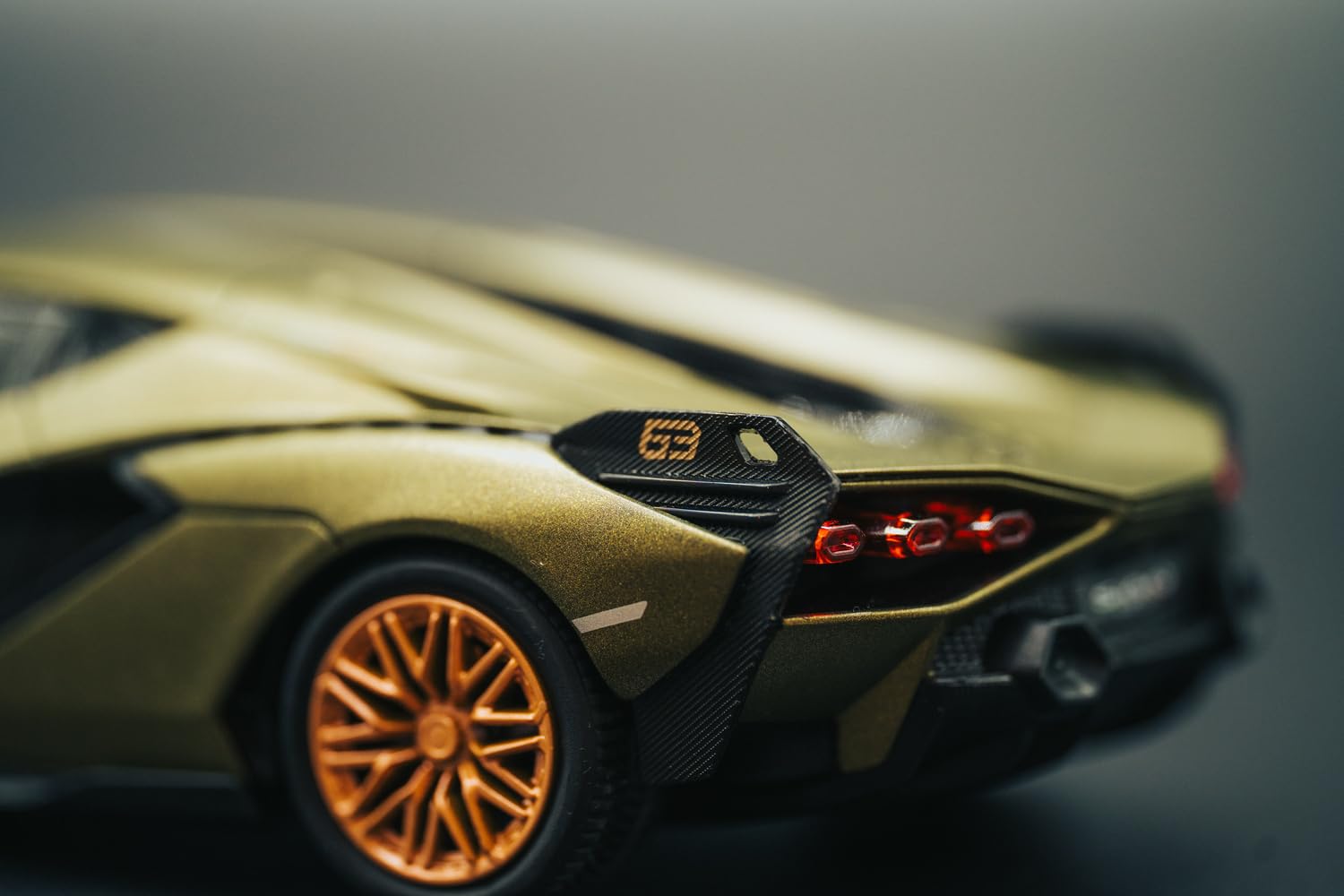 Carson 1:24 Lamborghini Sian 2,4 GHz 100% RTR – zdalnie sterowany samochód, oświetlenie LED, czas jazdy ok. 60 min, samochód RC, zdalne sterowanie, zabawka zdalnie sterowana