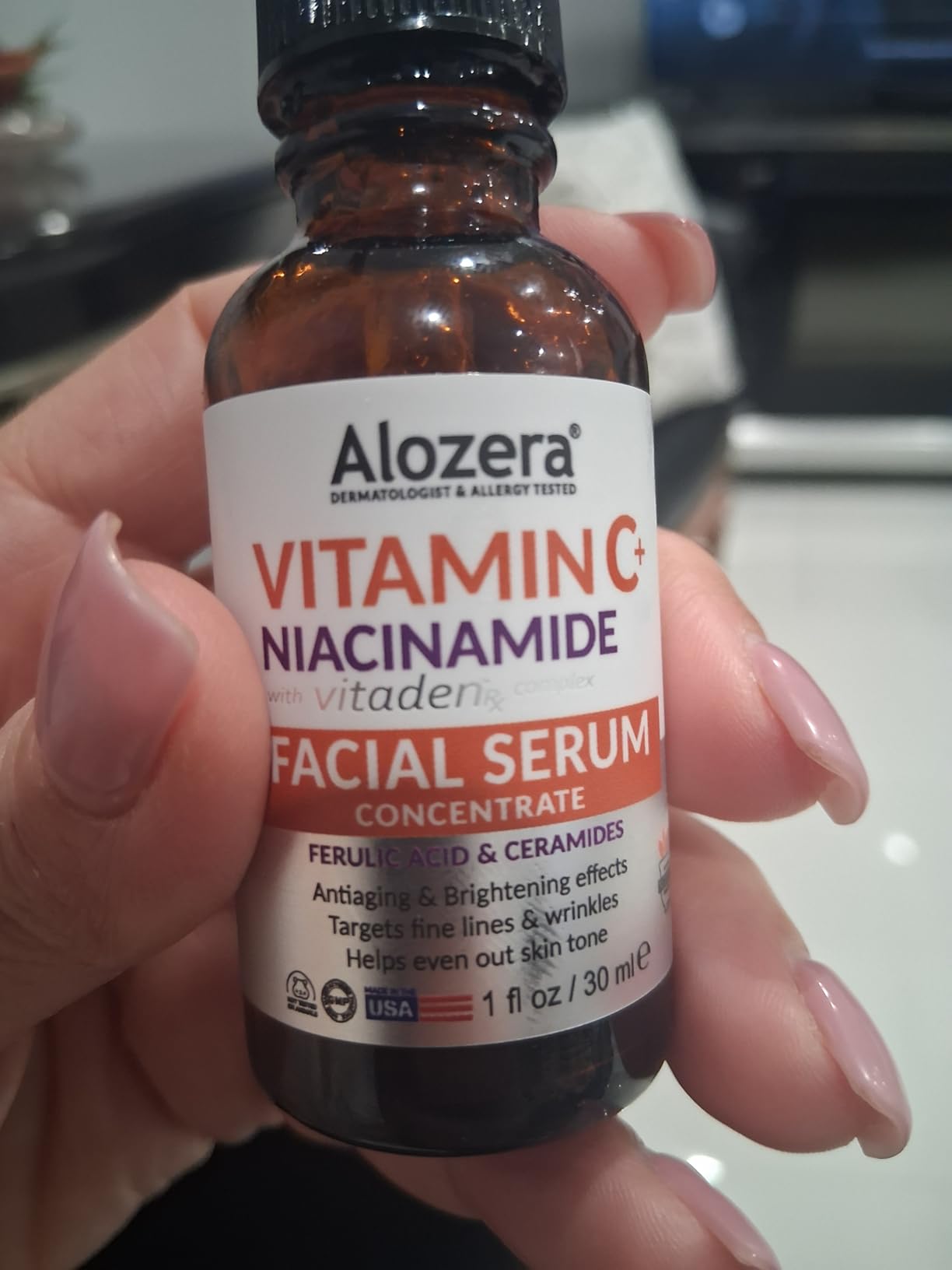 Alozera Vitamin C Facial Serum with Niacinamide & Ferulic Acid, Anti-Aging Serum for Visible Brightening, Glowing & Radiant Skin, Concentrated, Gentle & Effective, Day & Night