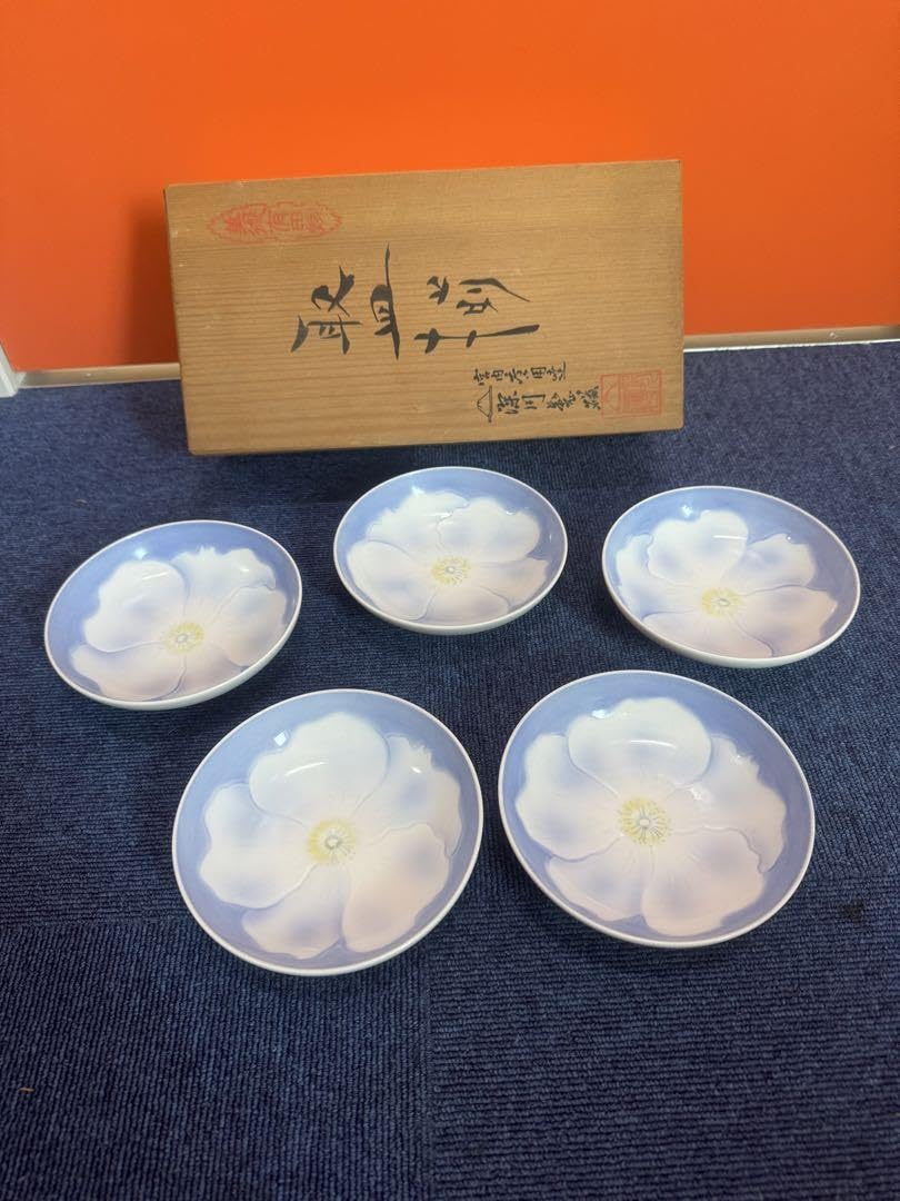 1713  宮内庁御用達　深川製磁　スノーローズ取り皿揃　5枚セット　未使用 1713 宮内庁御用達 深川製磁 スノーローズ取り皿揃 5枚セット 未使用