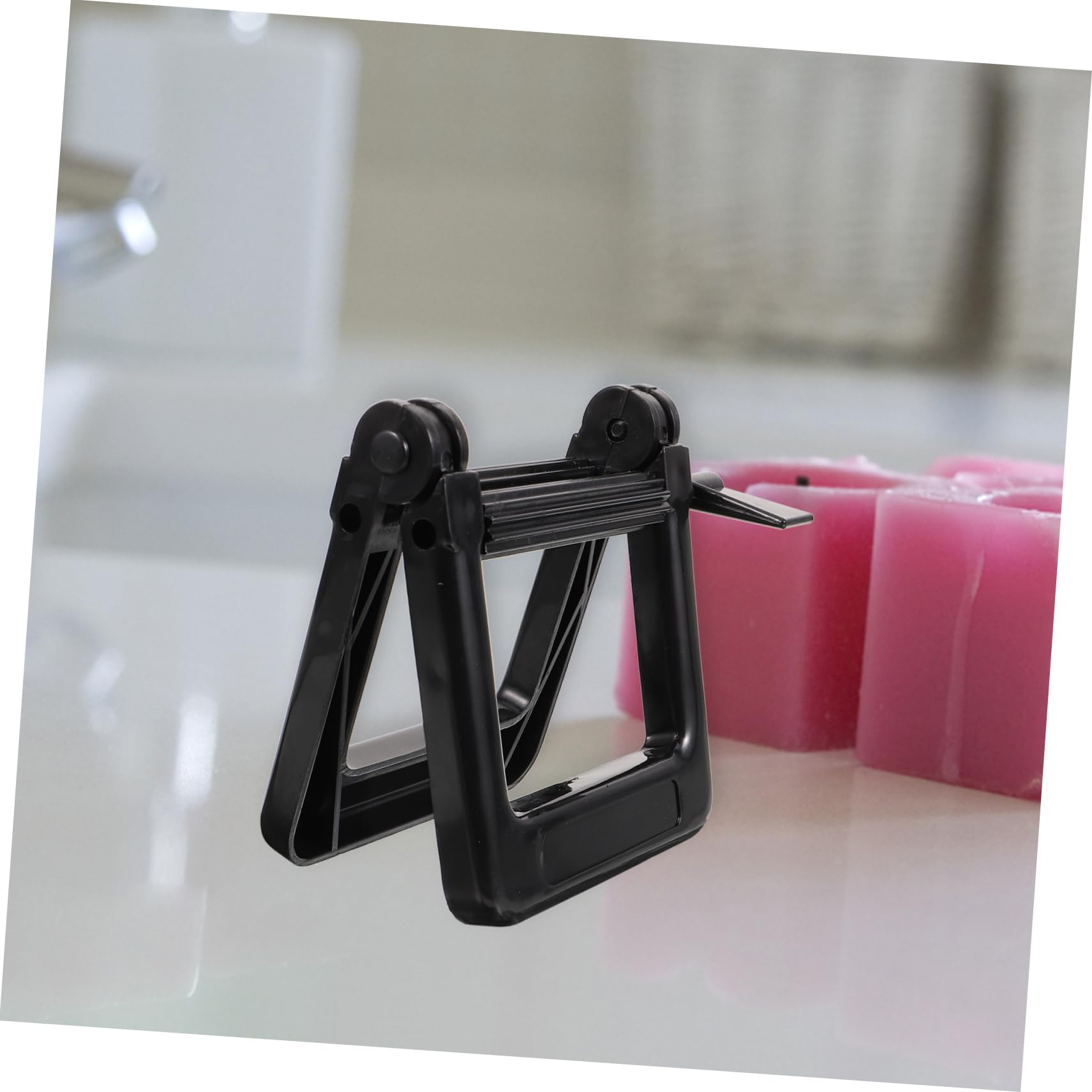 Beavorty Toothpaste Roller Stand Tube Roller Squeezer Color Dye Rolling Squeezer Black Facial Squeezer Abs