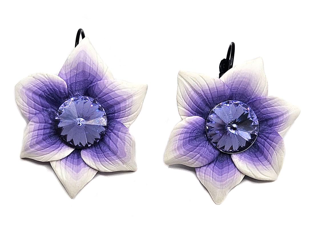 ByMomu - Pendientes blancos lilas flores de arcilla polimerica, hechos a mano, pieza unica, regalo original