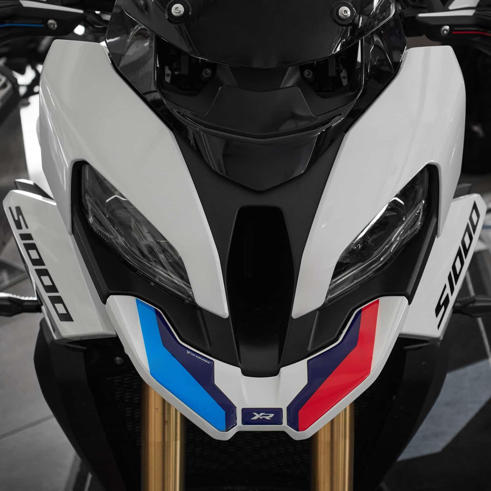 Resin Bike Kit Autocollant Moto Compatibles avec BMW S 1000 XR 2020-2026. Protection Grip de Réservoir, Bout de Carénage Moto Contre Les Chocs et Les Éraflures. Autocollant 3D Résinés Made in Italy