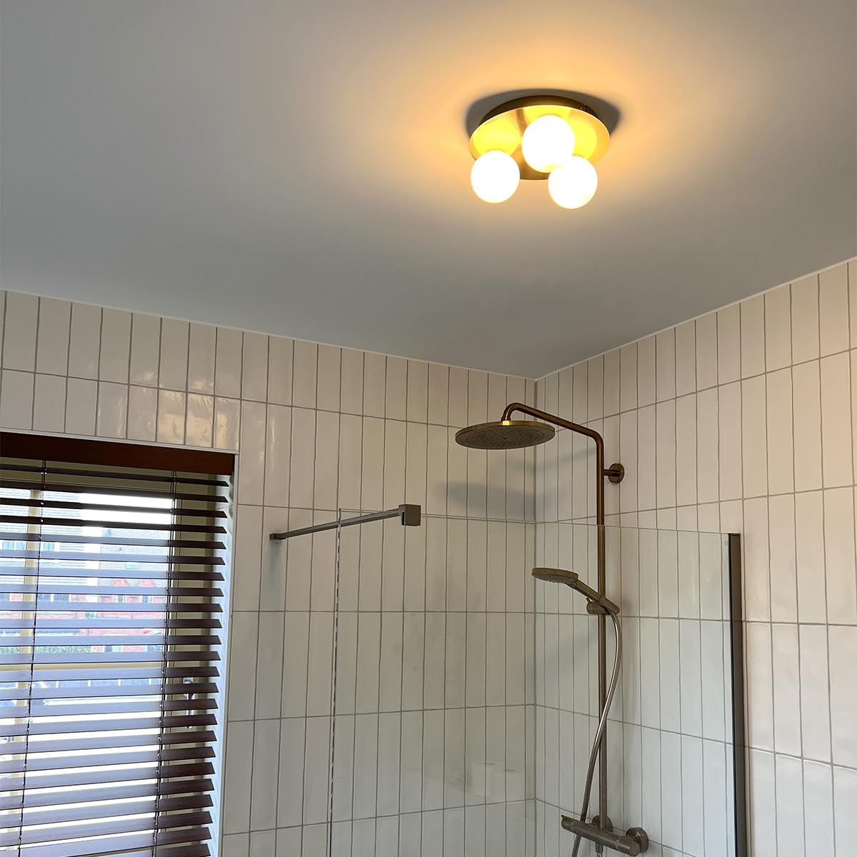 Qazqa Plafón de baño moderno latón 3 luces - Cederic Acero/Vidrio Redonda Adecuado para LED Max. 3 x 40 Watt