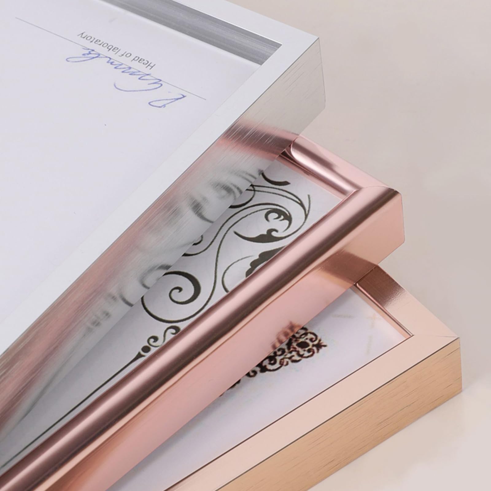 額縁　A4が23枚、B4が18枚　1/2 A4（297×210mm）