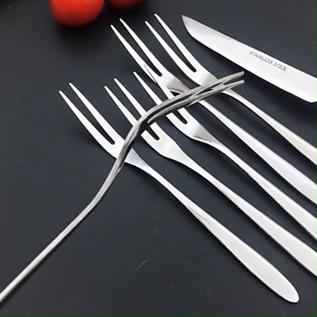 CINY Lot de 50 fourchettes à dessert en acier inoxydable pour fruits, salade, apéritif, gâteau, cocktail, moules, crabe, fourchettes décoratives, pour familles, restaurants, bistrots et bars