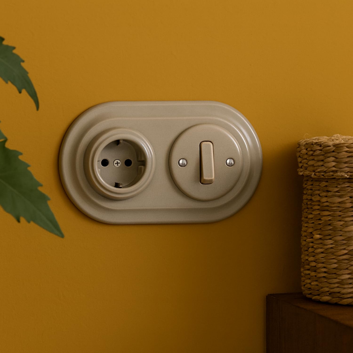Unterputz Porzellan Retro Steckdose, Schalter, 2-fach, All-in-One, SET Serie PR1 graubeige