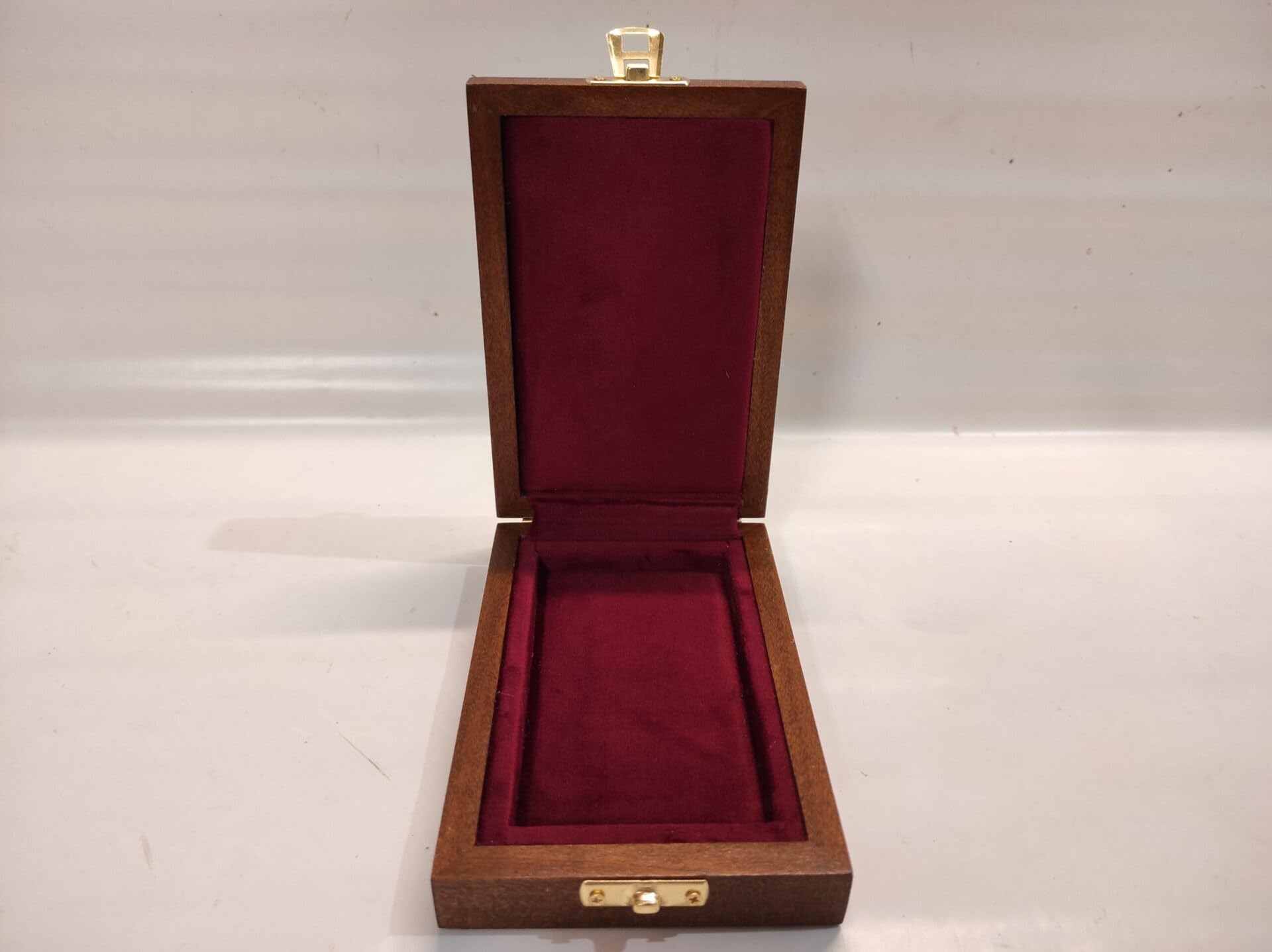 Cofanetto Porta Medaglia in Legno con Vassoio in Velluto e Alloggio per Nastro, Espositore per Medaglie e Monete da Collezione, Astuccio Artigianale Personalizzabile