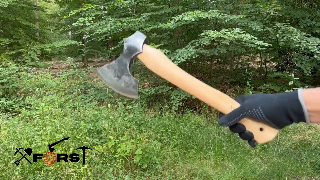 Hache Viking Lame Acier Carbone - Fait Main - Manche Frêne Gravé - Avec Gaine BL-4731