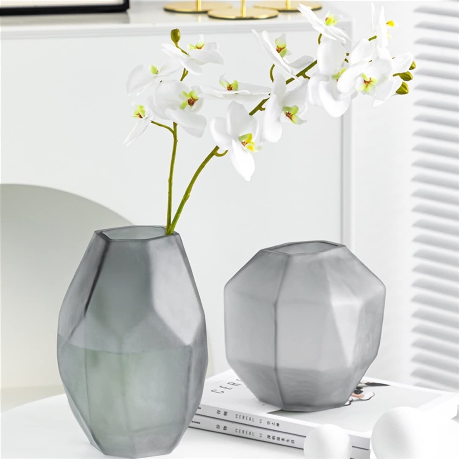 Blumenvase Nordische kreative geometrische Retro-Milchglas-Vasendekoration, Wohnzimmer-Blumenarrangement, Tischplatte, hydroponische Blume, Ins-Stil Blumenvasen für Tafelaufsätze(Groß)