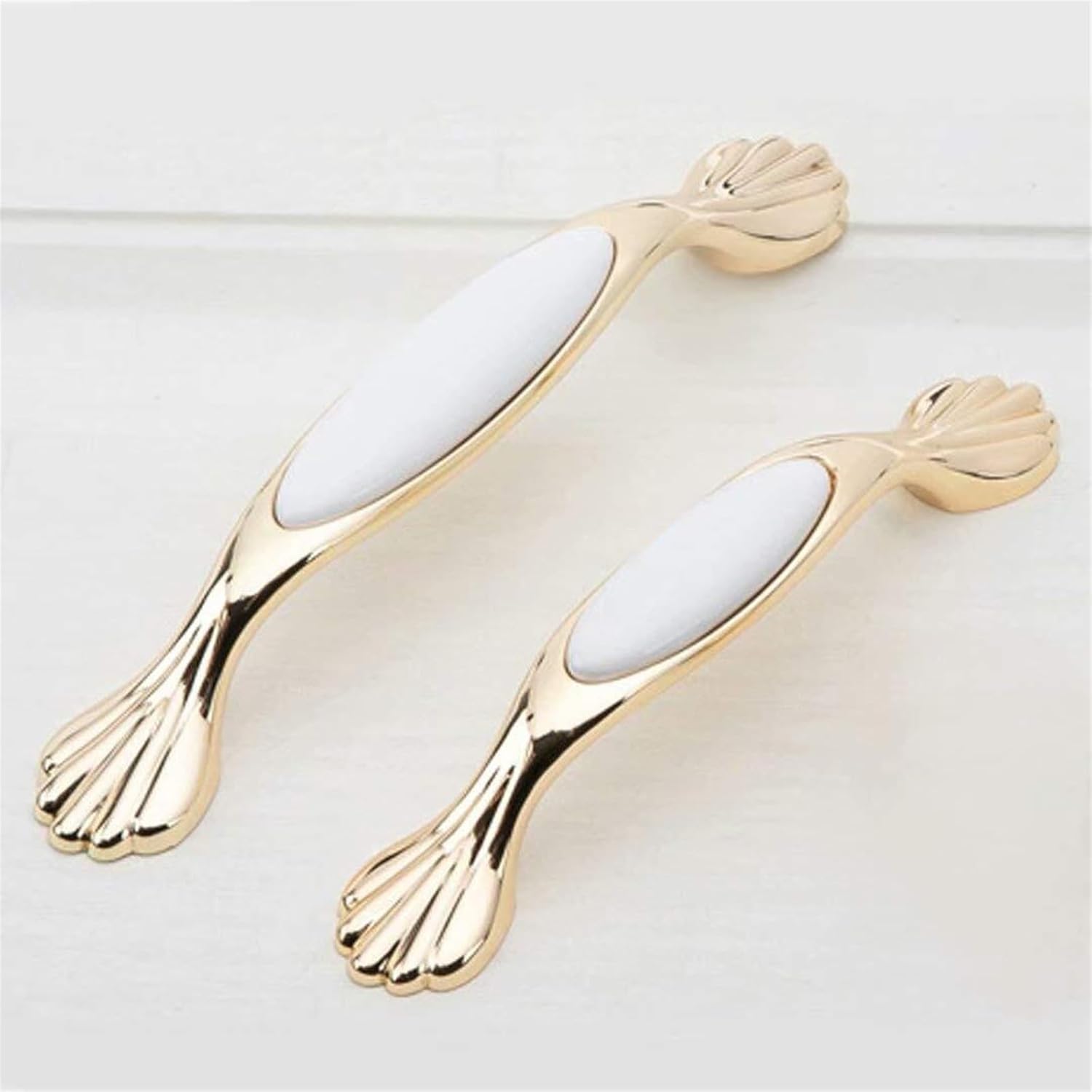 Vintage Ceramic Drawer Knobs,Cabinet Wardrobe Bow Pull Handles,2 pcs Ceramic Cabinet Knobs Zinc Alloy Cabinet Pull Handles for Cabinets Dressers and Drawers, Golden DecorativeColorStyle, Size Furnitur