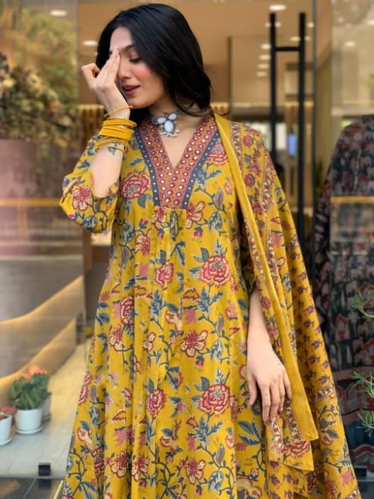 Image of Yashika Women Cotton Blend Floral Printed Kurta Plazzo Set with Dupatta Suitable For Every Indian Occasion