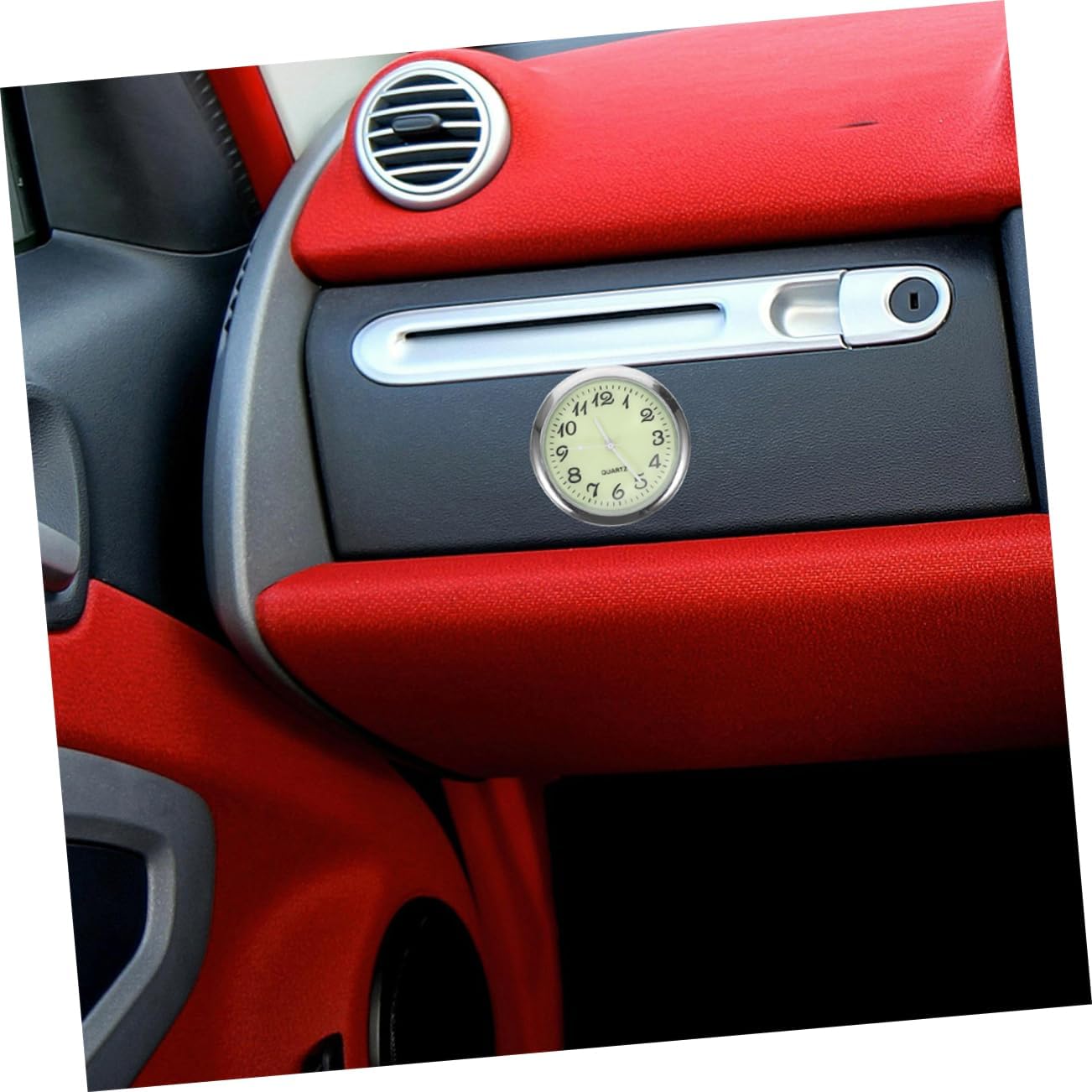 2pcs Luminous Automotive Clock Quartz Dashboard Clock for Cars Tiny Fluorescent Timekeeping Device Easy to Use Car Accessories Battery Not Included