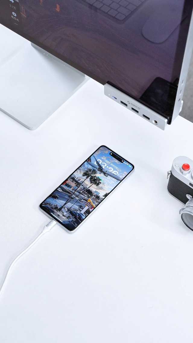 Amazon | ORICO USB C ハブ クランプ 固定 8-IN-1 ドッキング
