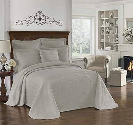 King Charles Modern Farmhouse Floral Matelasse Bedspread, 100% Cotton Breathable Bedding, Full/Queen, Grey
