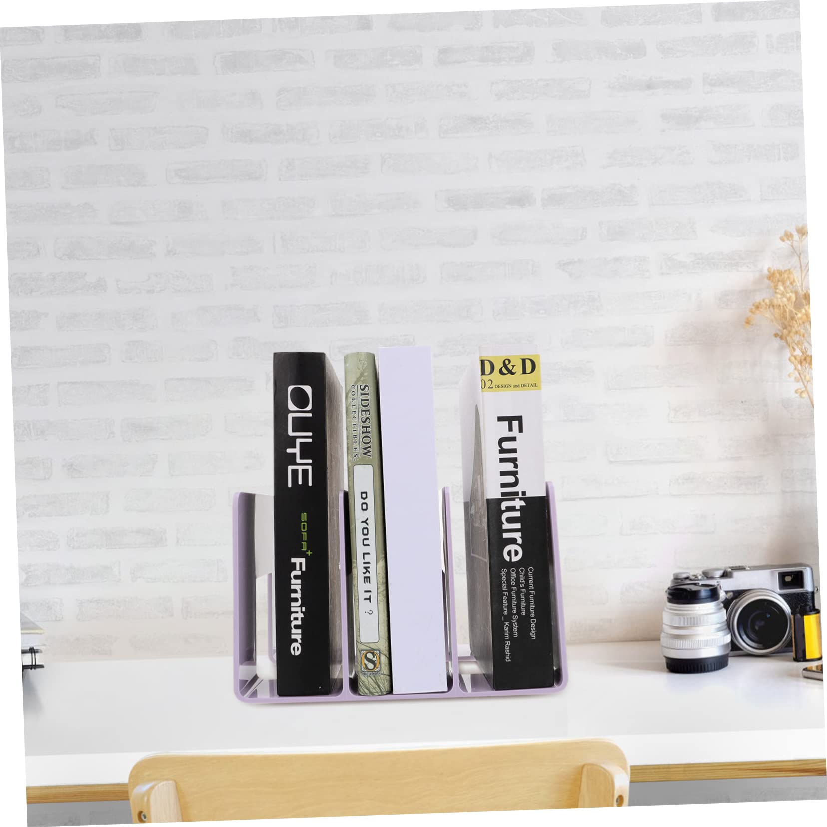 Moderner Acryl Ständer mit Glattem Finish als Buchstütze für Schulbücher und Bürobedarf im Klassenzimmer der Bibliothek