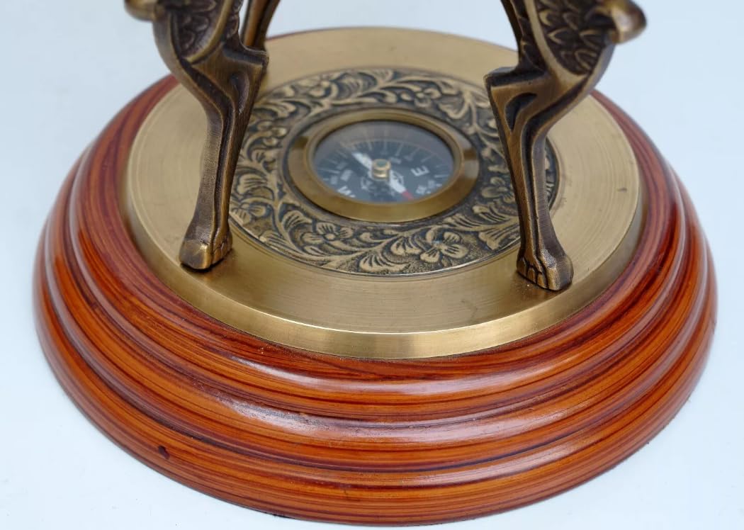 Geographic Carte du monde de la mer Noire sur base en bois Motif lion boussole 45,7 cm