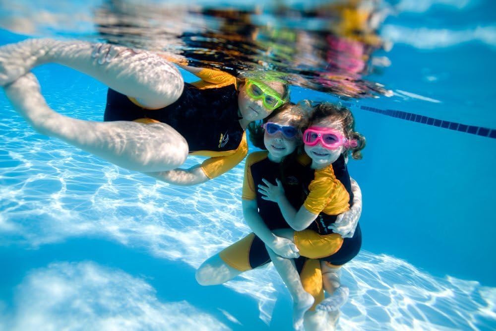 Aquasphere Stingray Long Sleeve Unisex Kids Wetsuit - 100% UV Protection, Long Lasting Quality Neoprene, Washer Dryer Safe, Warm Comfortable Fit for Diving Swimming Surfing - Boys & Girls