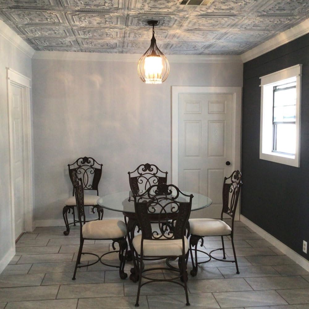 From Plain To Beautiful In Hours DCT04obw-24x24-50 Elizabethan Shield PVC 2' x 2' Pegado o Lay-in Azulejo de techo (caja/200 pies cuadrados), negro viejo blanco, 50