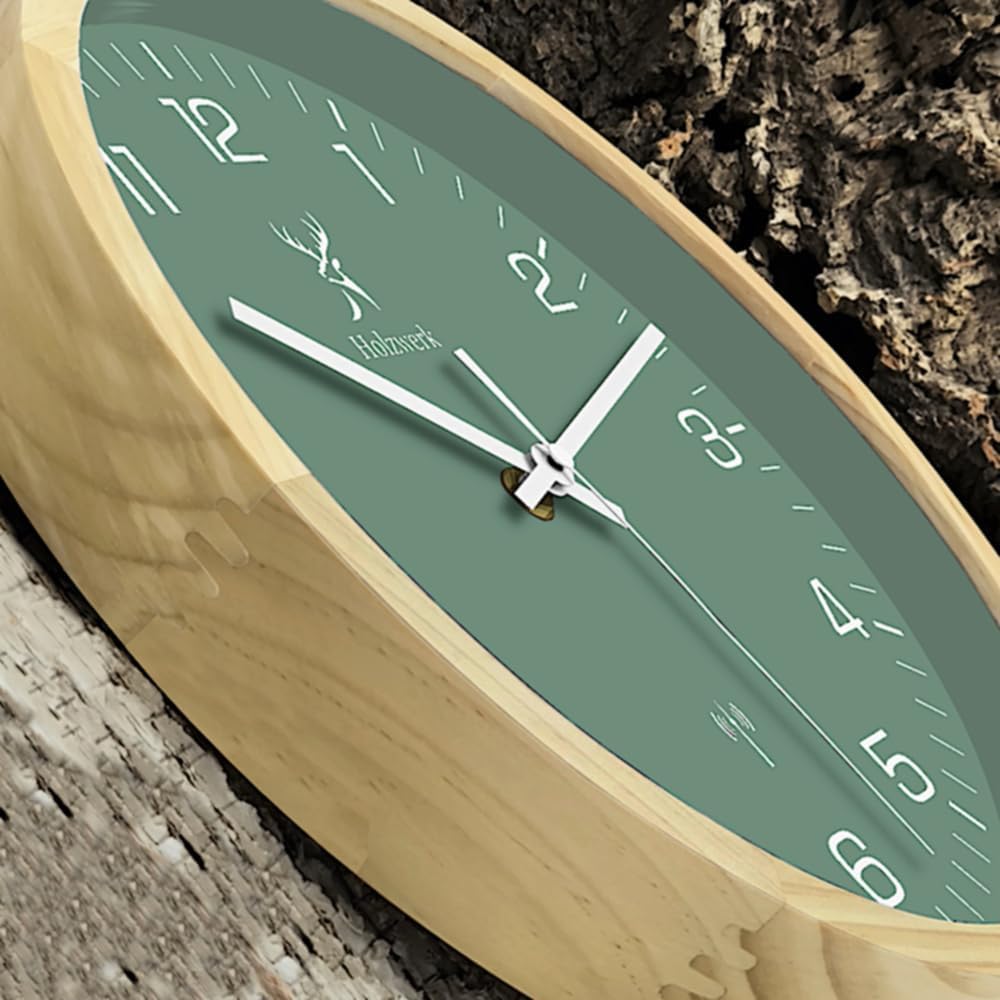 Holzwerk NAUMBURG (Funk) Natur Holz Funkwanduhr Wanduhr Moderne Funk Holz-Uhr Glas Funkuhr Grün Buche nahezu lautloses Uhrwerk aus handgefertigtem Massivholz 30 cm Durchmesser (Hw.grün..)