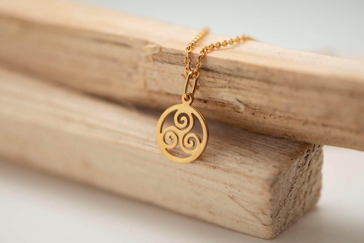 Collana con ciondolo a forma di cuore in oro 14k, con scritta Friends - Italia
