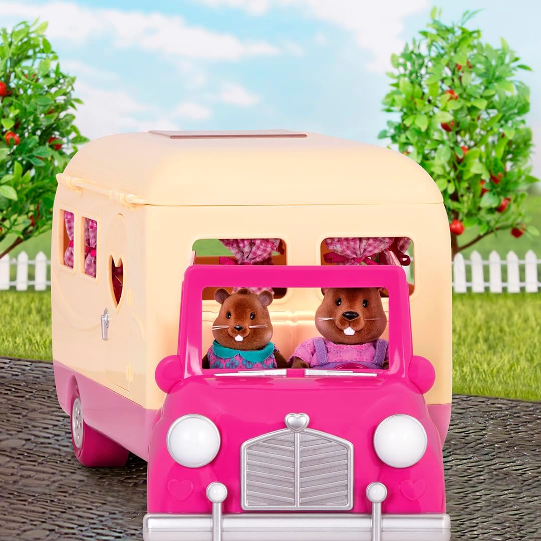 Li'l Woodzeez – Happy Camper Pink with Detachable Vehicle – 40 Pieces Dollhouse Playset with Furniture, Play Food & Kitchen Accessories for 3+ Years – Doll Figures Sold Separately