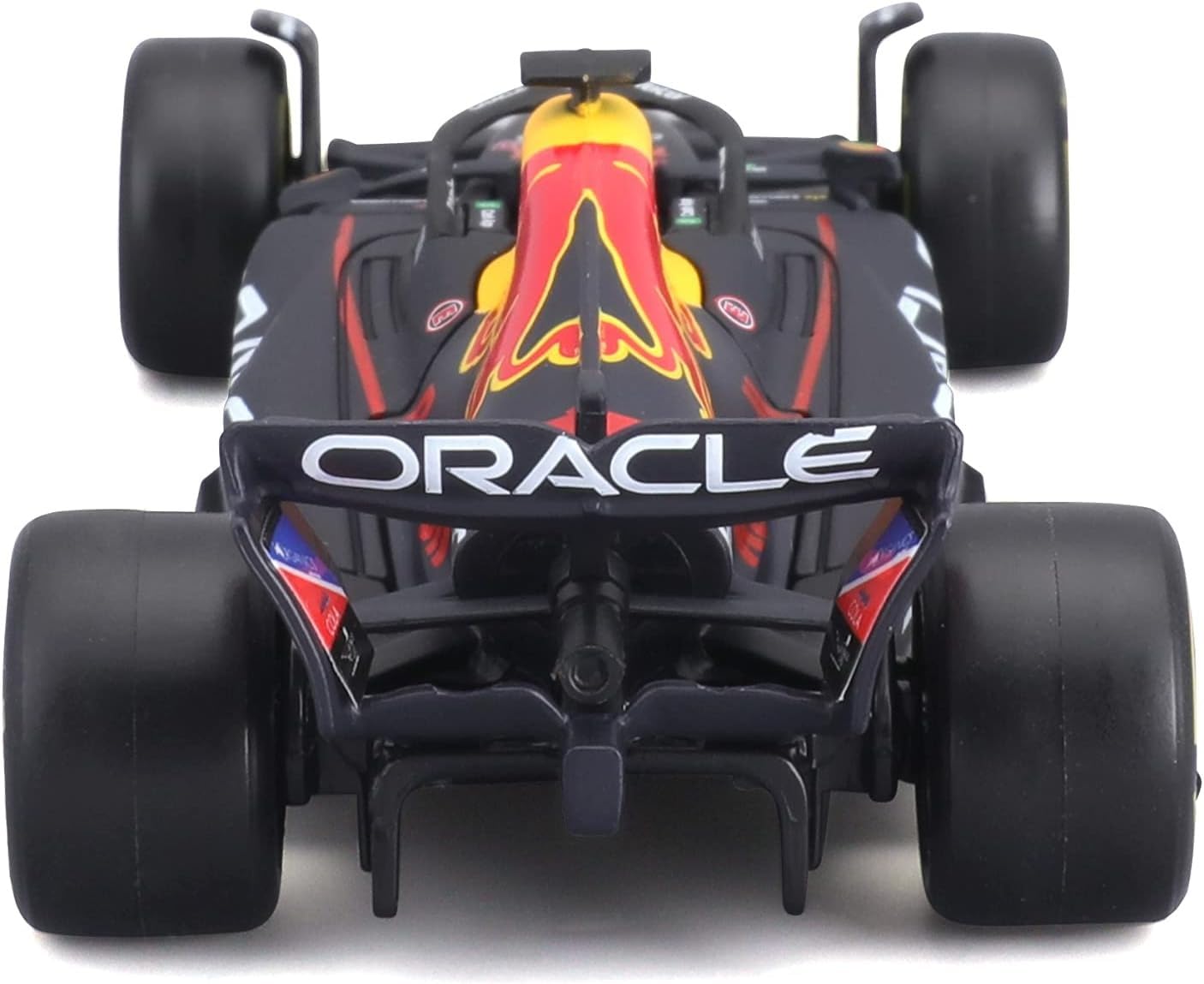 Oracle Red Bull Racing RB18 ミニカー 1/18 Amazon.com: 1:43 Race Oracle Red Bull Racing RB18 (2022) w/Driver