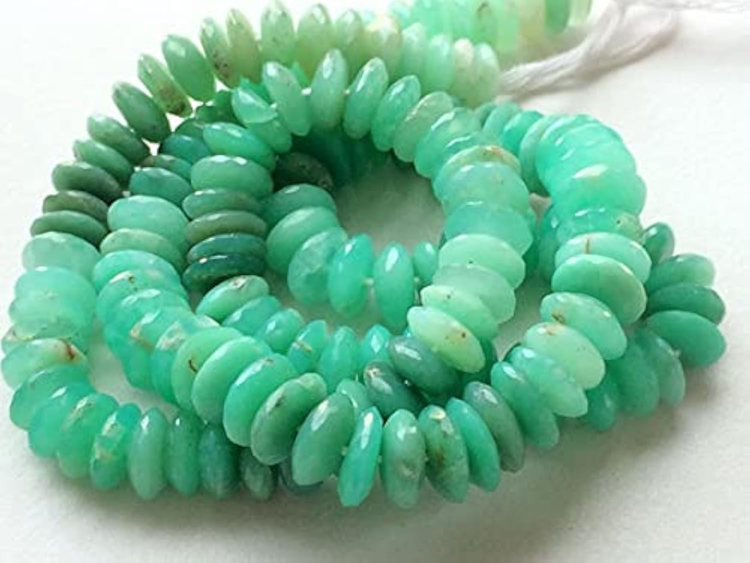 Chrysoprase naturelle taillée en rondelle pour création de collier joaillerie