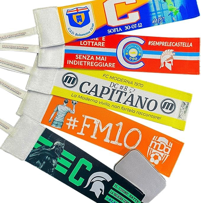 Fascia da Capitano Personalizzata Fronte/Retro, Tessuto Elastico Regolabile e Chiusura a Strappo, Idea Regalo Sportiva per Adulti e Bambini, con Confezione in Metallo
