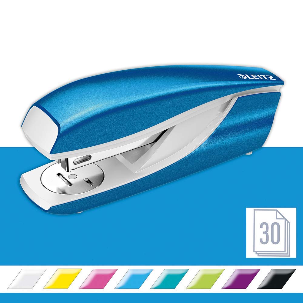 Leitz Büro Locher + Heftgerät, Für 30 Blatt, Anschlagschiene mit Formatvorgaben, Tacker mit 200 Heftklammern, Ergonomisches Design, Blau, WOW-Serie, 50081036 + 55021036