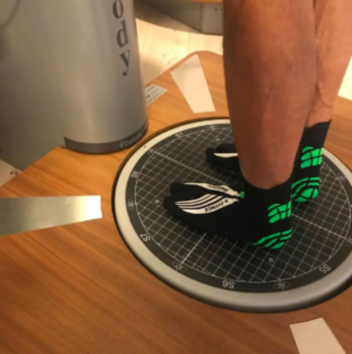 R-EVENGE Kit de 4 calcetines Functional 1 Finger, diseñados para el entrenamiento funcional y en suspensión, para la antigravedad y el Power Yoga.