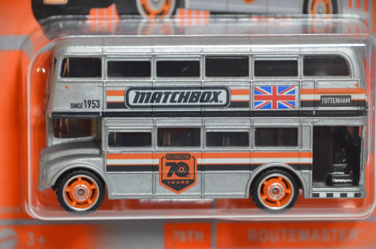 マテル・クリエーションズ　マッチボックス - ルートマスター・バス Amazon.co.jp: MATCHBOX 2023 70th ROUTEMASTER マッチボックス 70周年