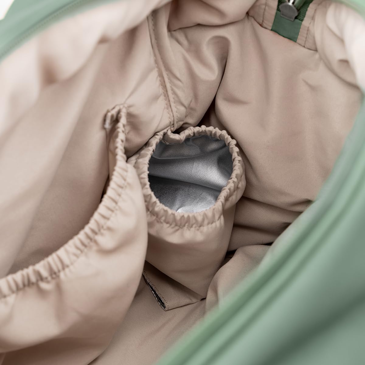 Done by Deer Wickeltasche Kinderwagen - Windeltasche - Kinderwagentasche mit Wickelunterlage, Schulterriemen, Tragegriffen & Kinderwagen-Haken - aus Recyceltem Polyester - 41 x 21 x H 29 cm - 24 L