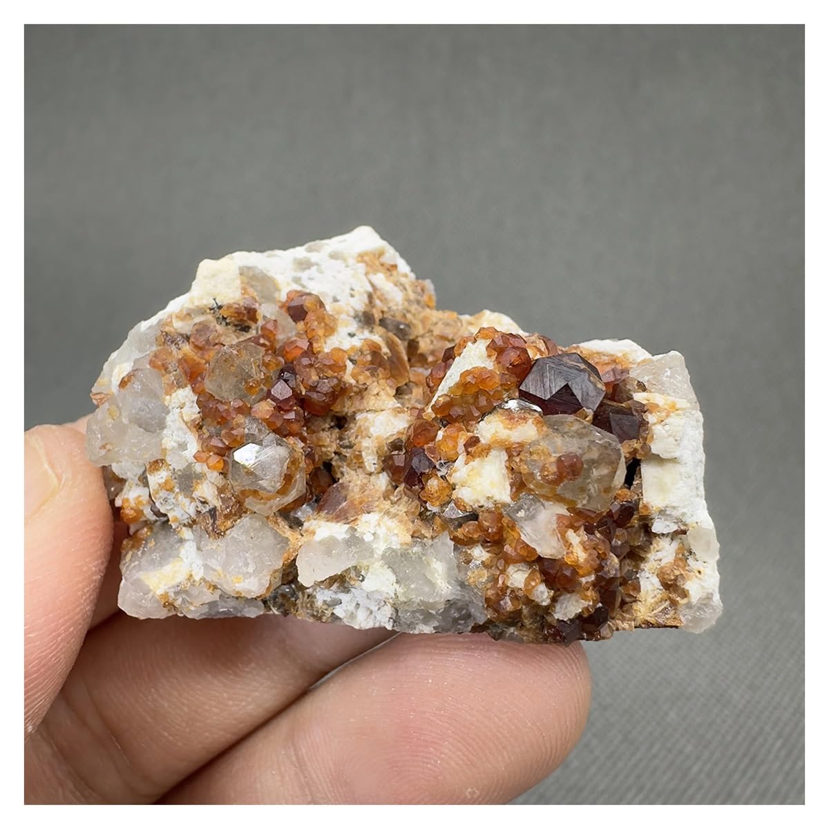 LQYXGS Crystal Stone Home Decor Natural Rare Growing On Crystal Mineral Specimens Quartz Crystals(30g 32 * 19 * 46mm)
