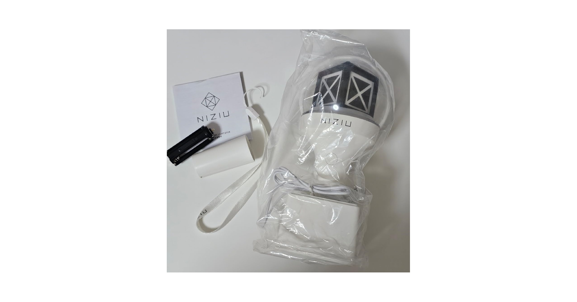 NIZIU ペンライト Amazon.co.jp: NiziU ペンライト : おもちゃ
