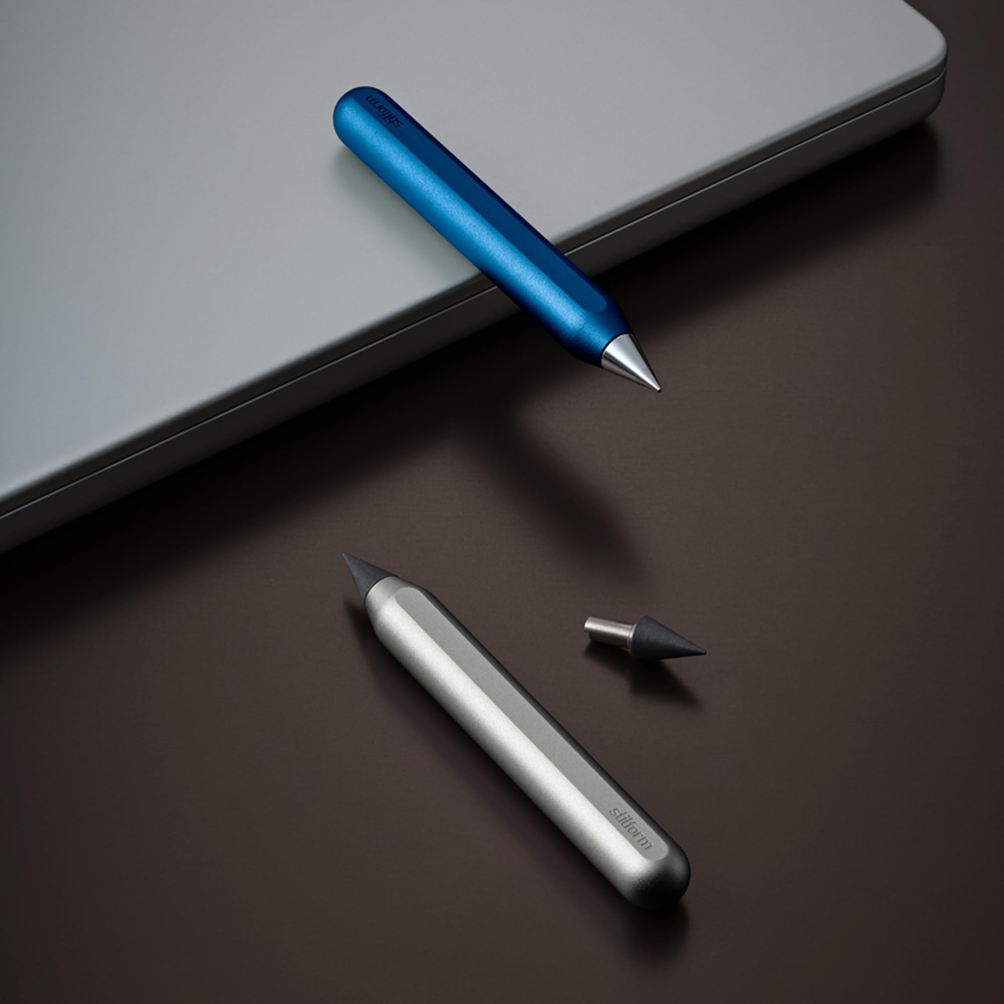 200524 AEON Nano Mini-Blei-Stift aus Aluminium - mit magnetischer Graphit-Spitze, wechselbar - Aurora Green