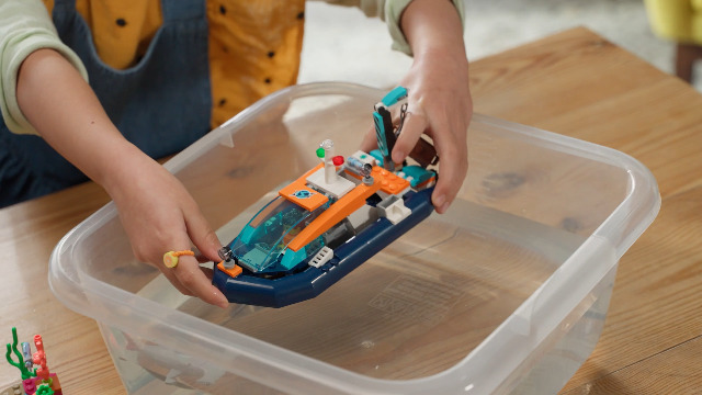 題は花かごT、makiのサインがあります8号です Amazon.co.jp: レゴ(LEGO) シティ 探査ダイビングボート