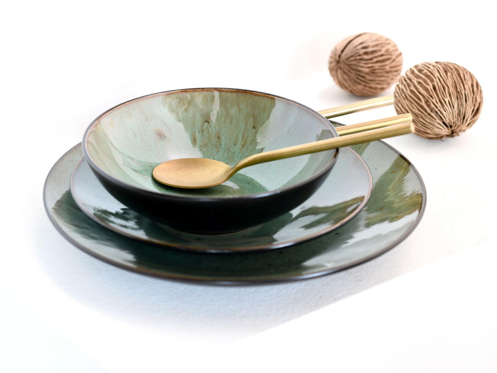 CreaTable, 23961, Serie Jawa, 18-teiliges Geschirrset für 6 Personen, Teller Set aus Steinzeug, spülmaschinen- und mikrowellengeeignet, Qualitätsproduktion