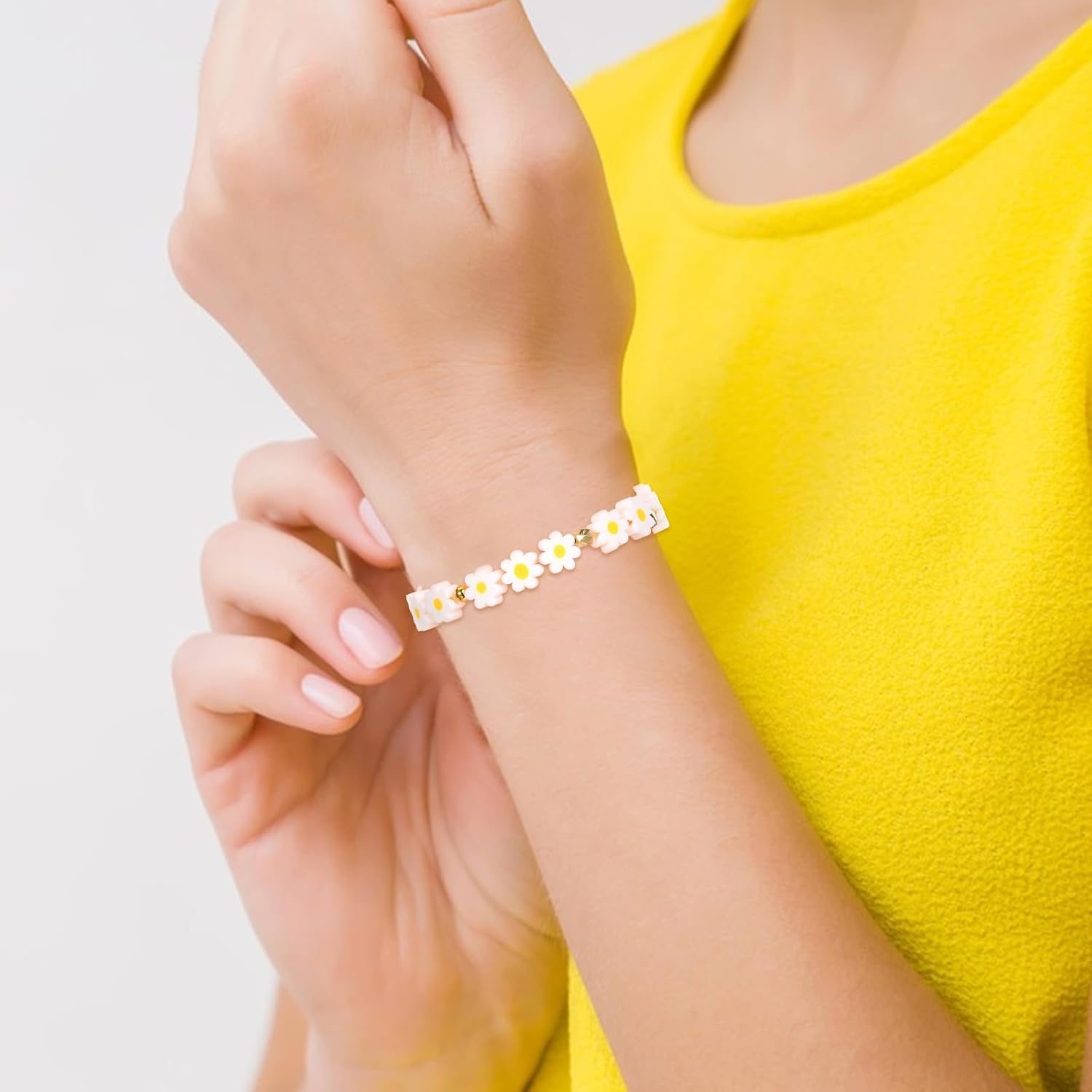 200Pcs Daisy Beads, Handmade White Daisy Flower Beads Flat Small Flower Loose Spacer Bead for Women Bracelets Necklace Earrings DIY Craft Jewelry Making - Image 5