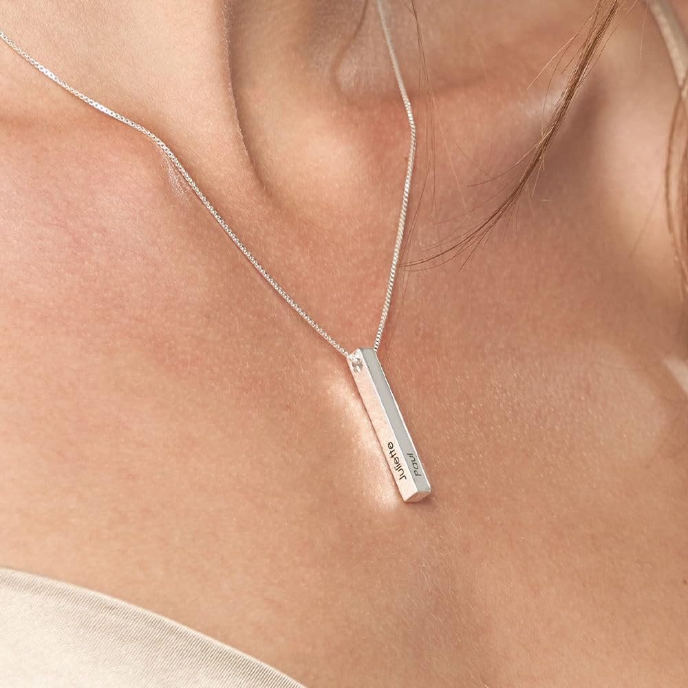 MyNameNecklace MYKA - Collana Barretta 3D Personalizzata in Argento 925 con incisioni sui 4 lati