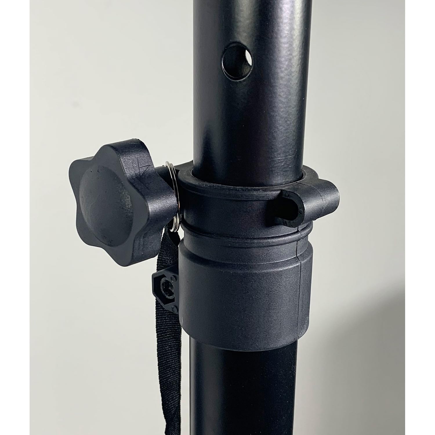 QTX | Supporto per altoparlante monitor – Supporto regolabile in acciaio per monitor da studio per uso domestico e professionale | Altezza 800-1200 mm | Capacità 40 kg | Compatto, stabile e facile da