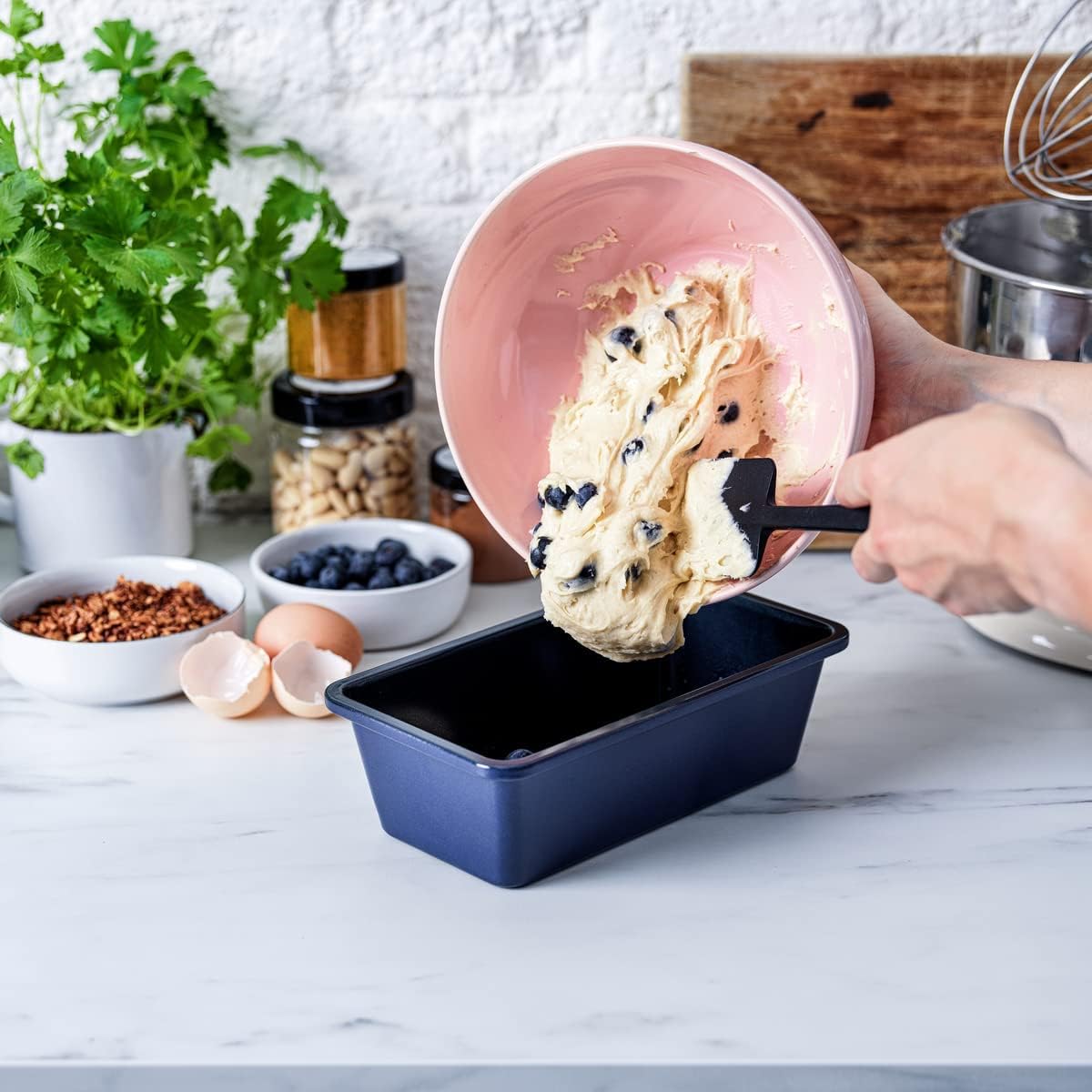 Blue Diamond Bakeware Diamond Infused Ceramic Nonstick, 9" Loaf Pan for Cake Bread Meatloaf and More, Dishwasher and Freezer Safe, PFAS-Free, Blue