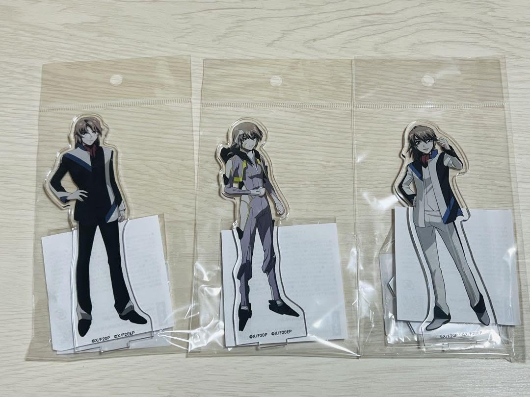 Amazon.co.jp: 皆城総士 アクリルスタンド3種セット 蒼穹のファフナー 
