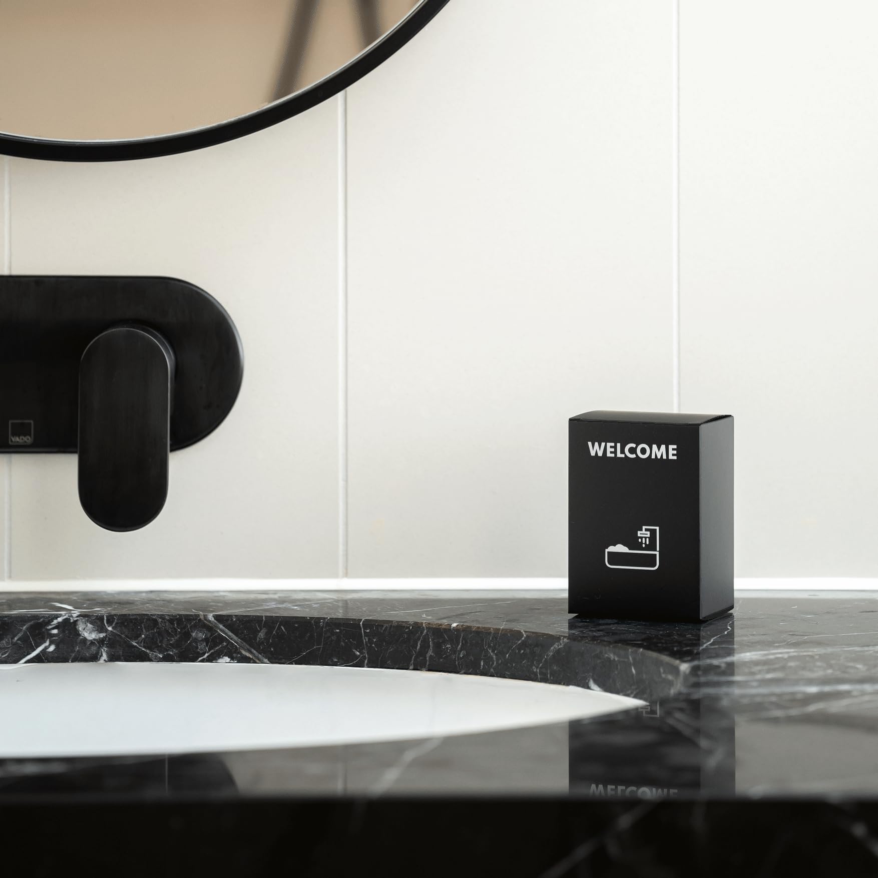 Kit de baño genérico para el hogar en negro | Ideal para alquileres estacionales y Airbnb | Envase elegante y compacto - Fragancia agradable | Completo y listo para usar