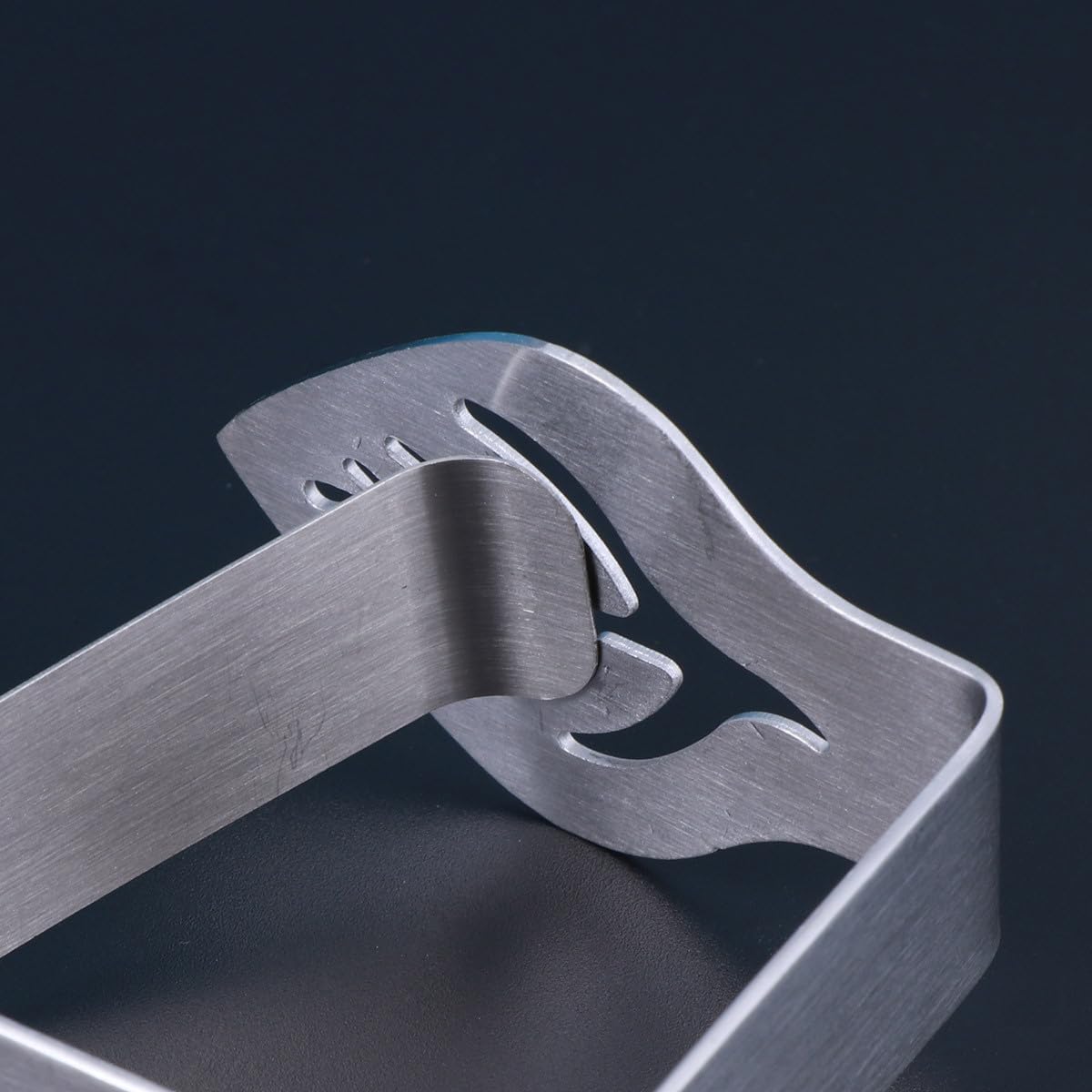 Clip per Tovaglia in Acciaio Inossidabile 8 Pezzi Morsetti a Forma di Foglia, Facili da Usare, Adatti a Spessori Tavolo, per Matrimoni e Buffet