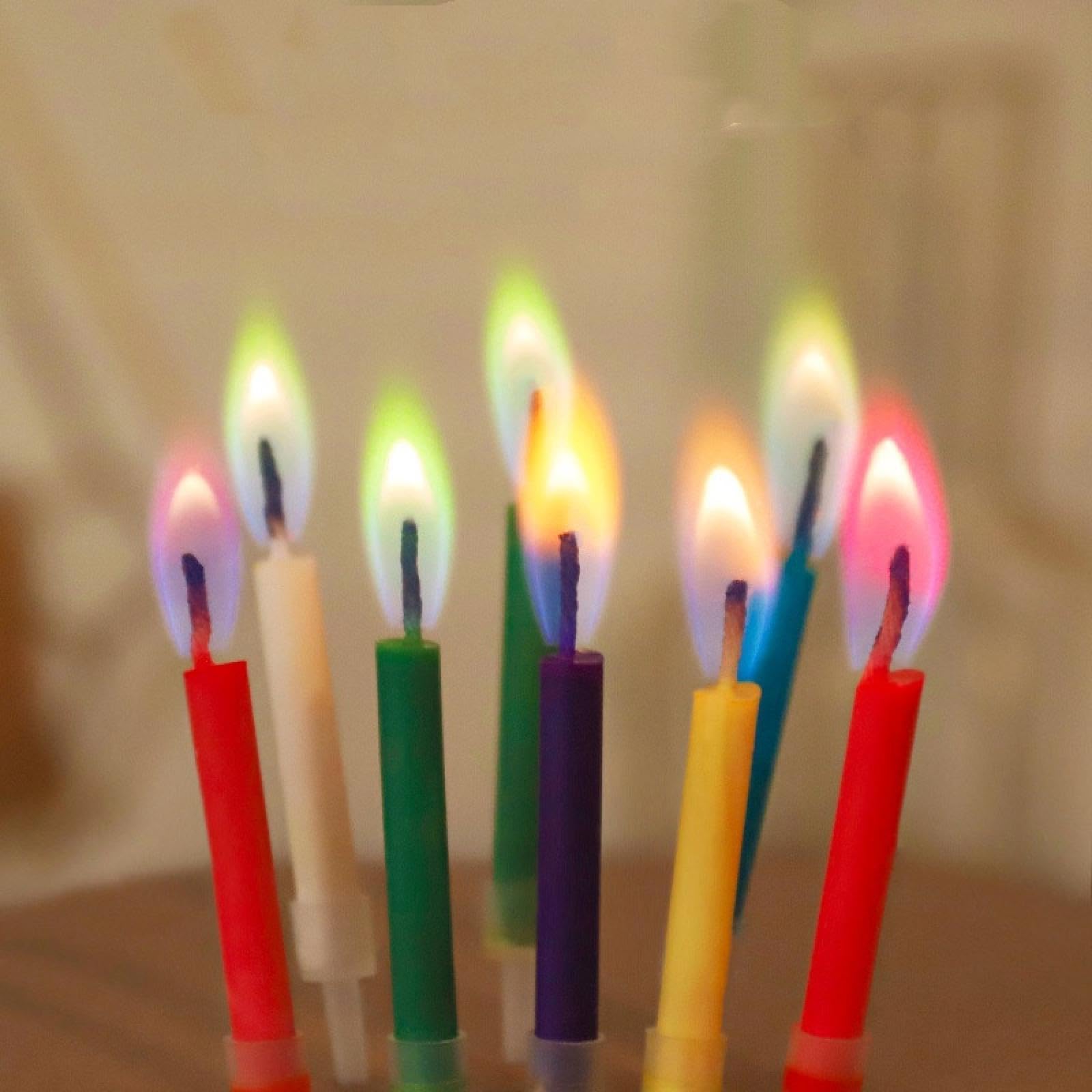 Amazon.co.jp: カラフルな炎の蝋燭i色の炎の蝋燭誕生日の蝋燭6パック