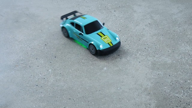 Voiture De Drift RC 1/20 – 4WD 2,4 GHz – 20 Km/h – Feux Avant/arrière – 2 Batteries – Cadeau Enfant Et Adulte