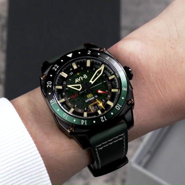 Amazon.com: AVI-8 Men's 44mm Hawker Hunter Atlas GMT Automatic